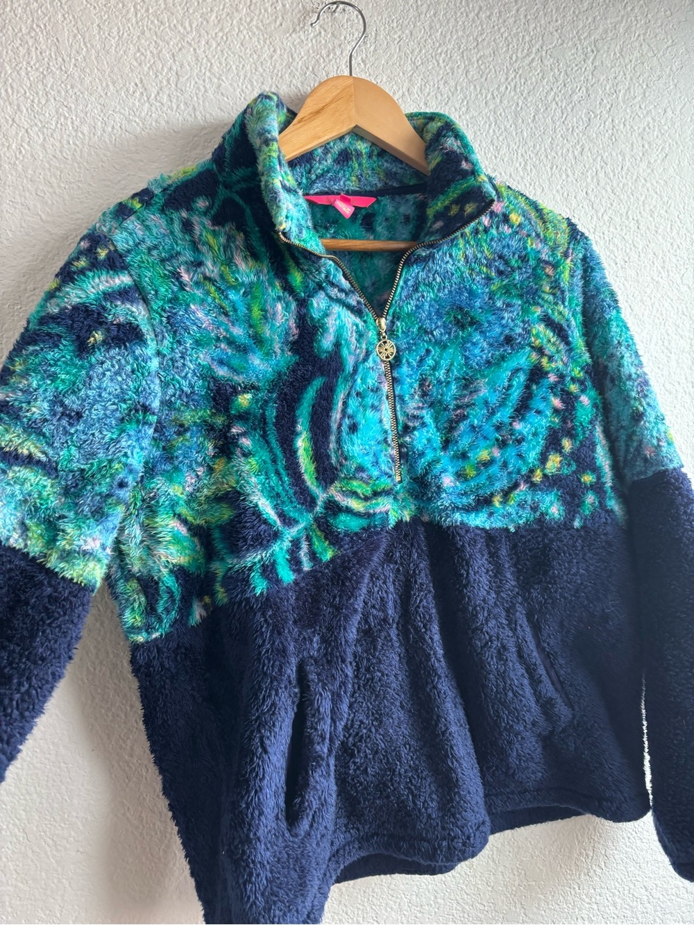Lilly Pulitzer Keala Sherpa Popover Top Hoodie Low Tide Navy Catty Medium - Picture 4 of 8
